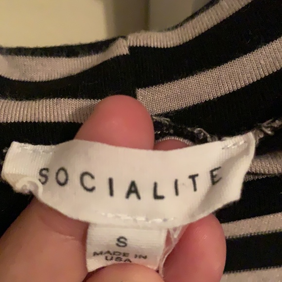 🌺 3/$15 Woman’s Small Socialite Stripped Dress - Picture 3 of 5